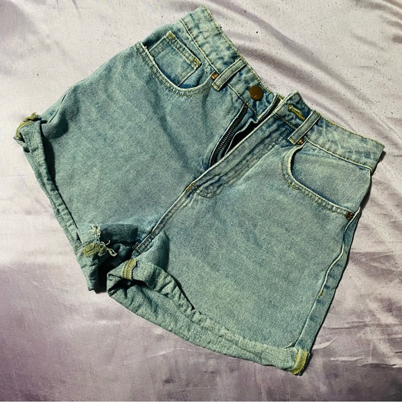 COTTON ON High Rise Flashback Denim Short in Heritage Light Blue Sz 2 Summer - Picture 3 of 8